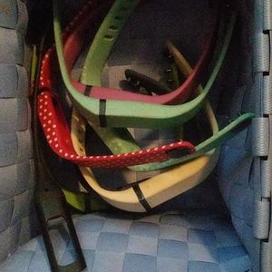 7 fun Fitbit wristbands plus a charger!